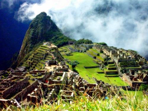 Древний город в небесах Мачу-Пикчу (Перу)