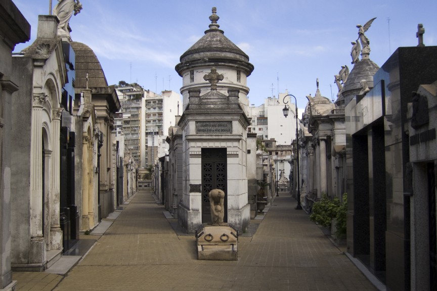 11. Кладбище Реколета, Буэнос-Айрес, Аргентина кладбища, мертвецы, ужасы