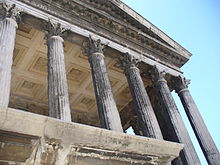 Dieser römische Podiumstempell 1.Jh. n.Chr. ist der besterhaltene noch vorhandene römische Tempel. Grundfläche 26 x 15 m..JPG