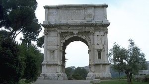 Древнее сооружение в Риме