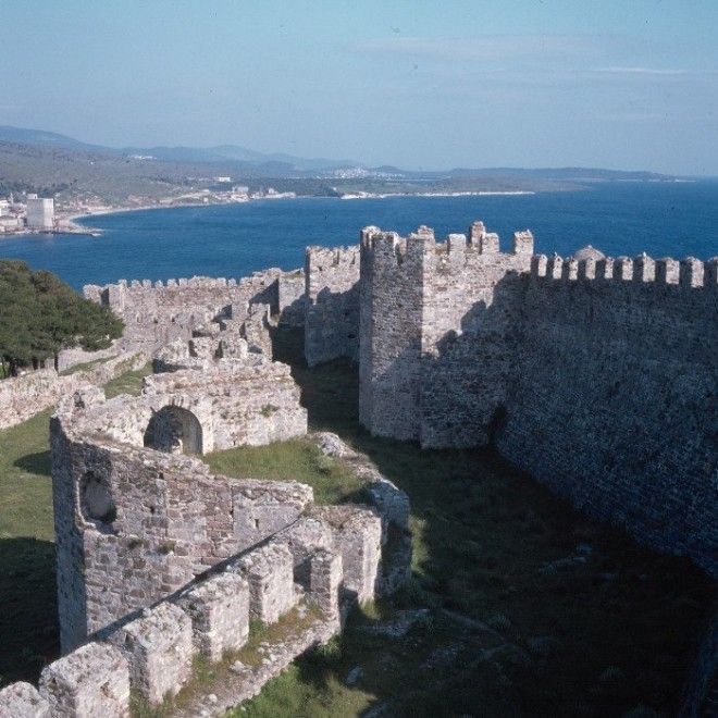 Генуэзский участок стены в северной части крепости