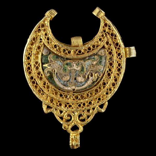 Золотой кулон с эмалью. Египет. 11 век