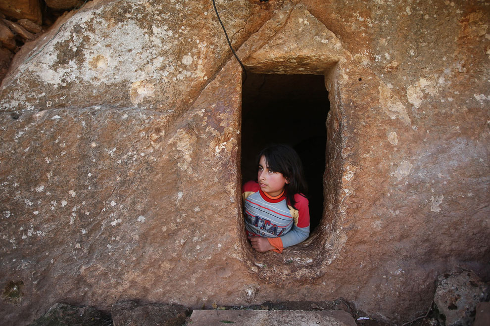 Спасаясь от гражданской войны, жители Сирии находят укрытие в богатом историческом наследии страны — римских гробницах