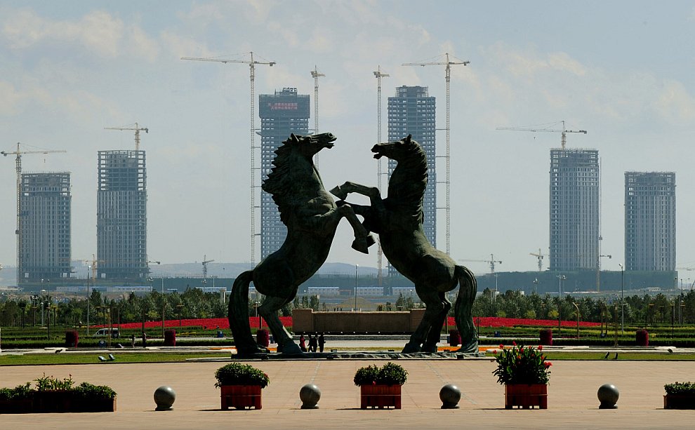 Город Ордос в Китае (Внутренняя Монголия) был основан 26 февраля 2001 года