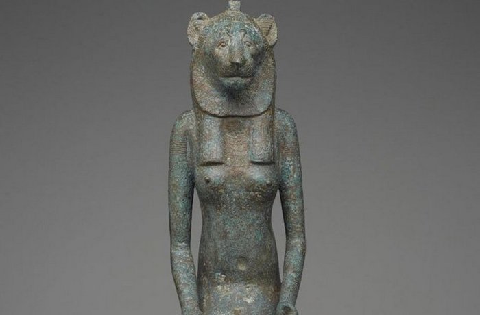 Древний Египет: убийство кошки каралось смертью.