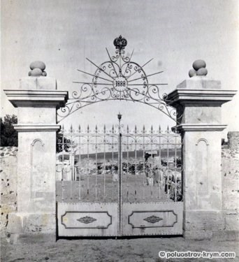 Вход на территорию Херсонесского музея. Фото начала 20 века