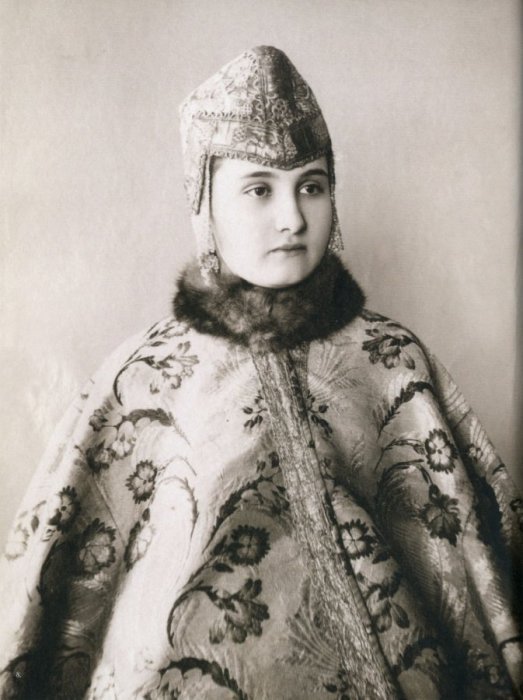 Старые фото женщин в традиционных русских нарядах (25 фото)