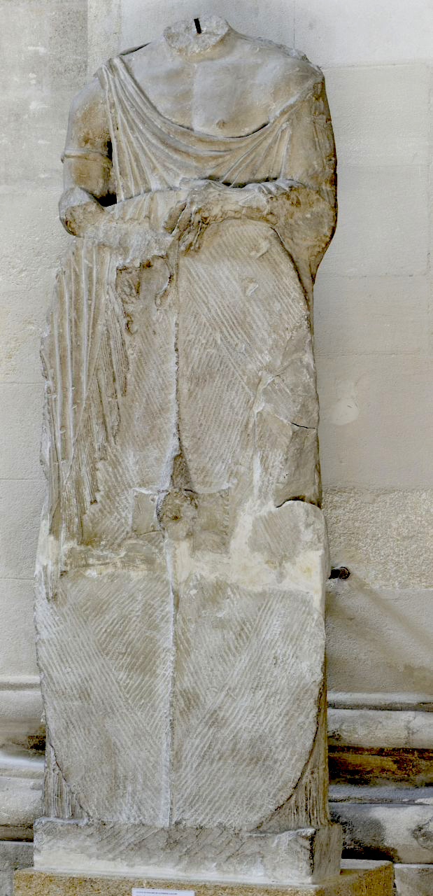 ​Статуя галльского воина из Мондрагона, II век до н. э. Музей Авиньона - Кельты в Галлии | Warspot.ru