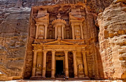 Храм Эль-Хазне, Иордания