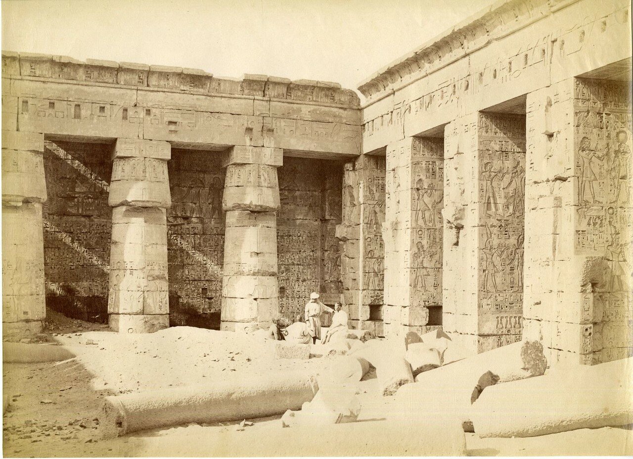 Мединет-Абу. Второй двор Великого Храма Рамсеса III