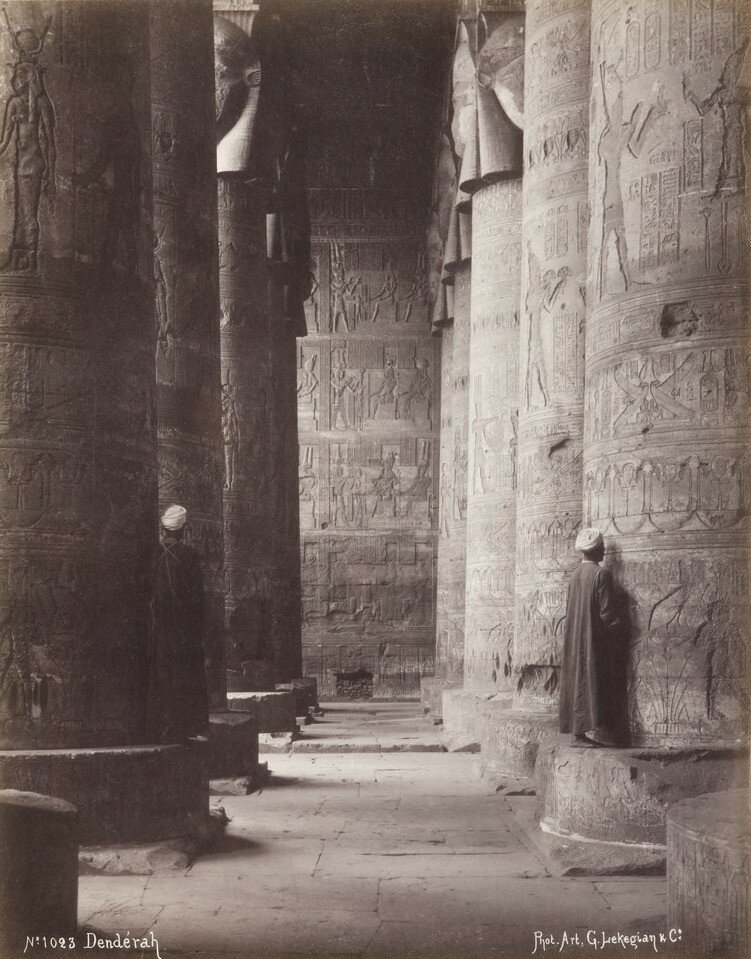 1900. Колонны храма