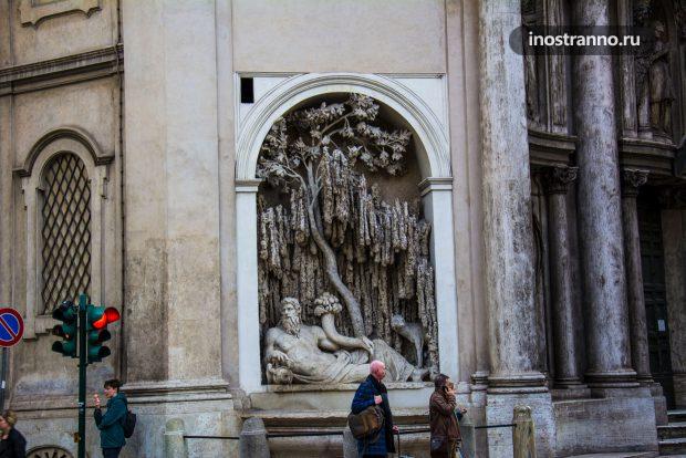 Четыре фонтана на перекрестке в Риме