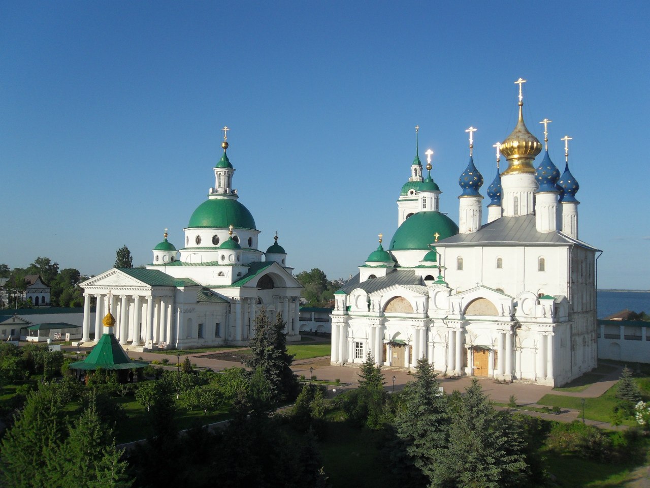 0bXFxbzP5Ig Ростов Великий один из древнейших городов России.