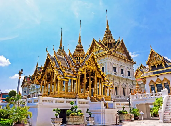 Храм в Гранд Палас Изумрудного Будды (Ват Пхра Кео), Бангкок, Таиланд — стоковое фото