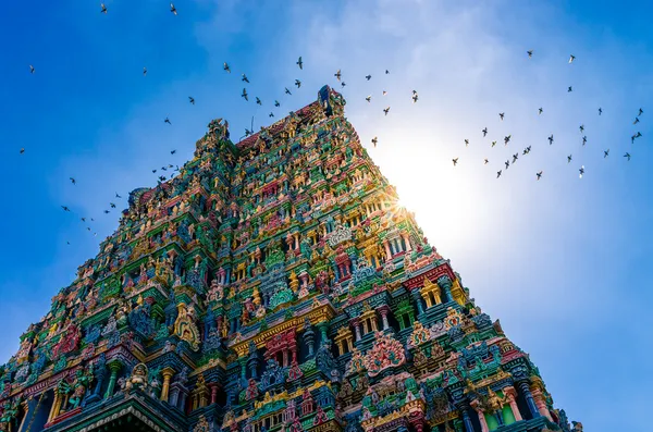 Индуистский храм Минакши в Мадурае, Тамил Наду, Южная Индия — стоковое фото