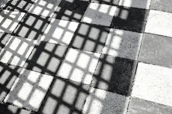 Затененный черно-белый фон — стоковое фото