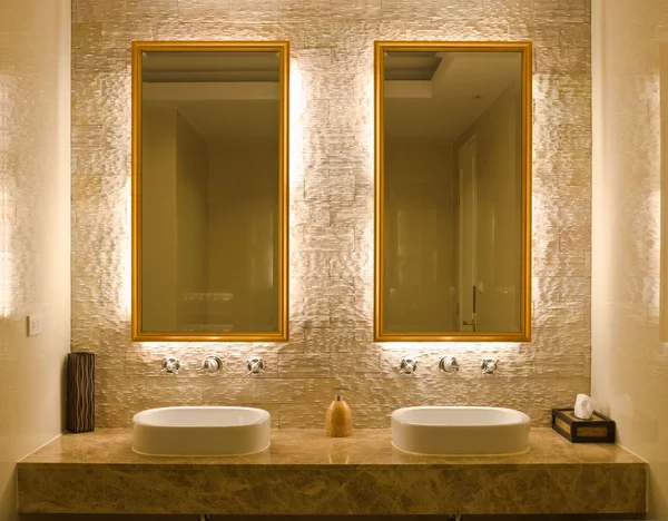 Дизайн интерьера ванной — стоковое фото