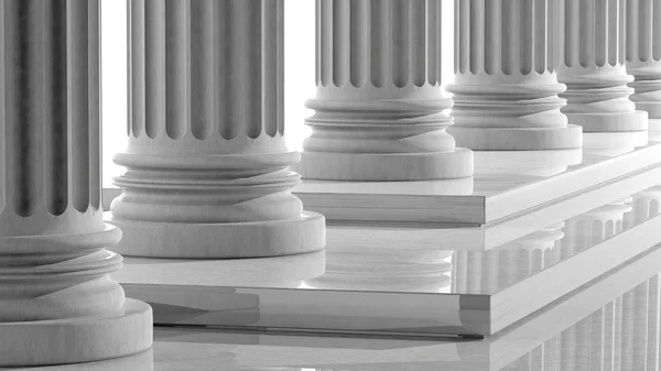 Белые мраморные колонны в ряд с шагами — стоковое фото