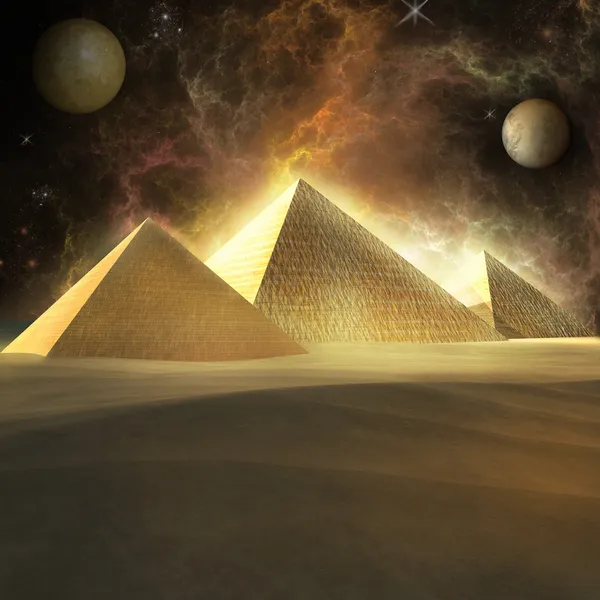 Буря над пирамидами — стоковое фото