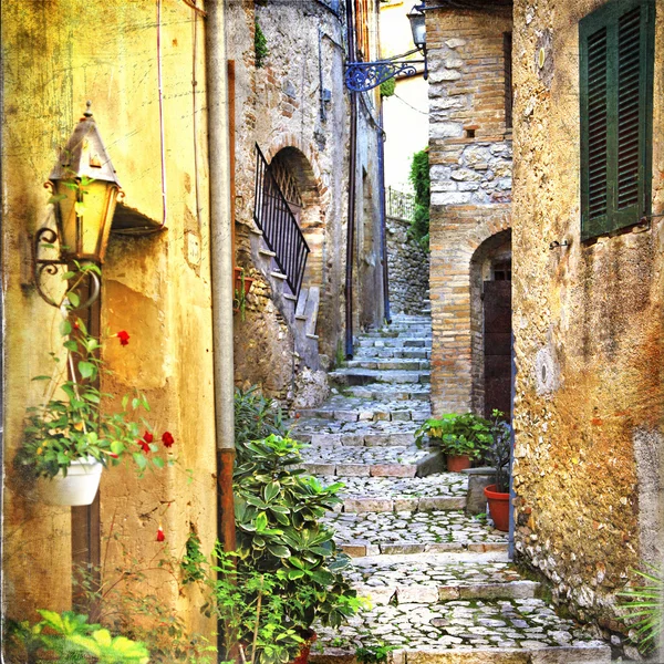 Очаровывание старых улиц Средиземноморья — стоковое фото