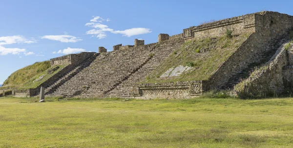 Монте-Альбан археологические раскопки, Оахака, Мексика — стоковое фото