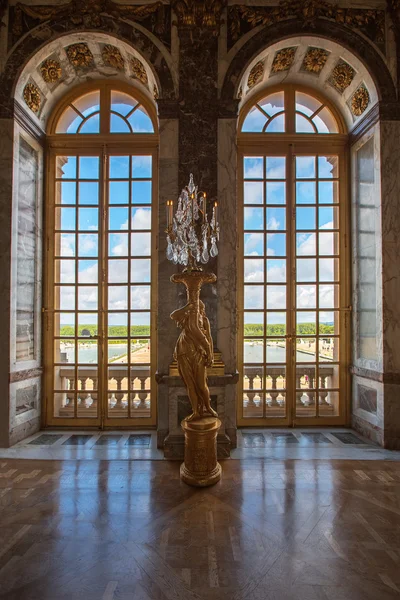 Роскошные стеклянные окна дворца в версальском дворце, Франция Стоковое Изображение