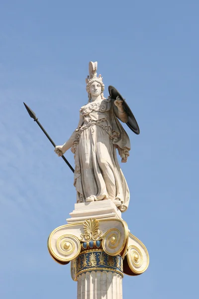 Ионная колонна с Статуя Афины — стоковое фото
