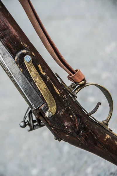 Старые старинные охотничье ружье — стоковое фото