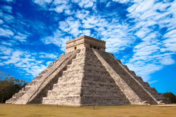 Пирамида майя в Чичен Ица, Мексика — стоковое фото