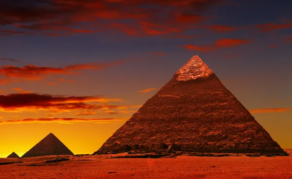 Пирамида фантазия — стоковое фото