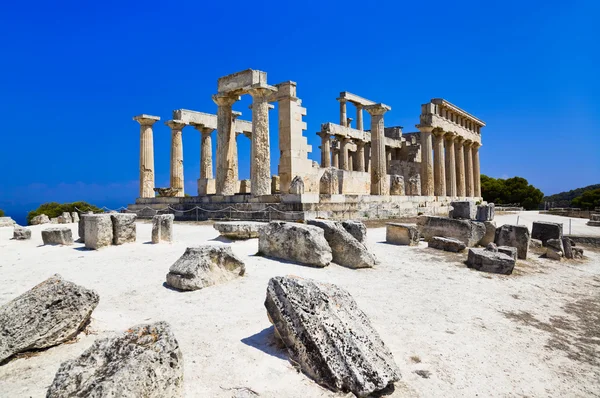 Руины храма на острове Эгина, Греция — стоковое фото