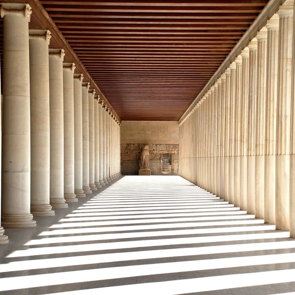 Древний коридор в Афинах, Греция — стоковое фото