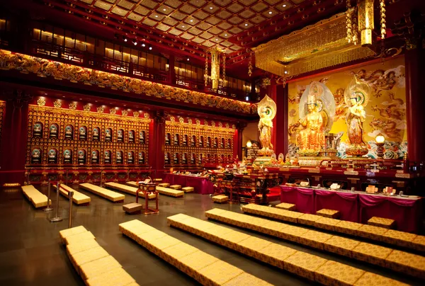 Буддистский храм интерьер — стоковое фото