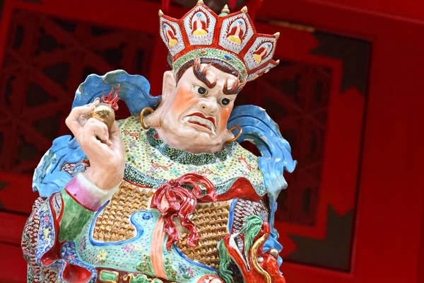 Статуя в китайский храм — стоковое фото