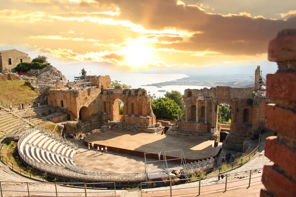 Театр Таормина на Сицилии, Италия — стоковое фото