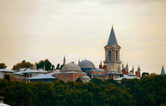 Дворец Топкапы центральный вид - архитектура Турции.