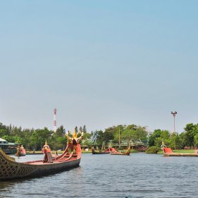 Королевские барки в парке Muang Boran