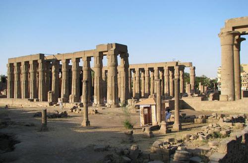 луксорский храм в египте