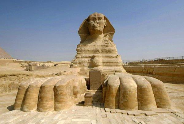 статуя фараона хефрена из храма в гизе 