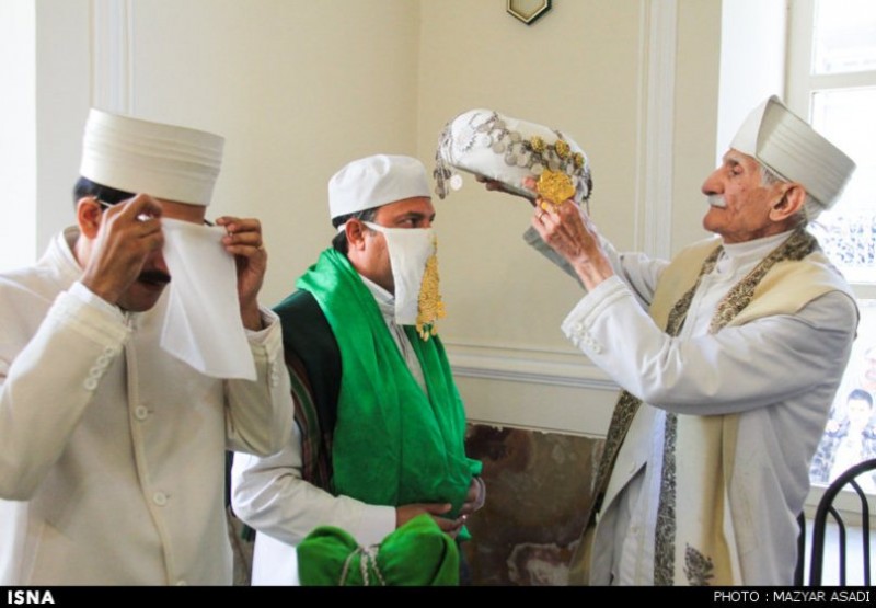 Церемония в зороастрийском храме Тегерана, Иран