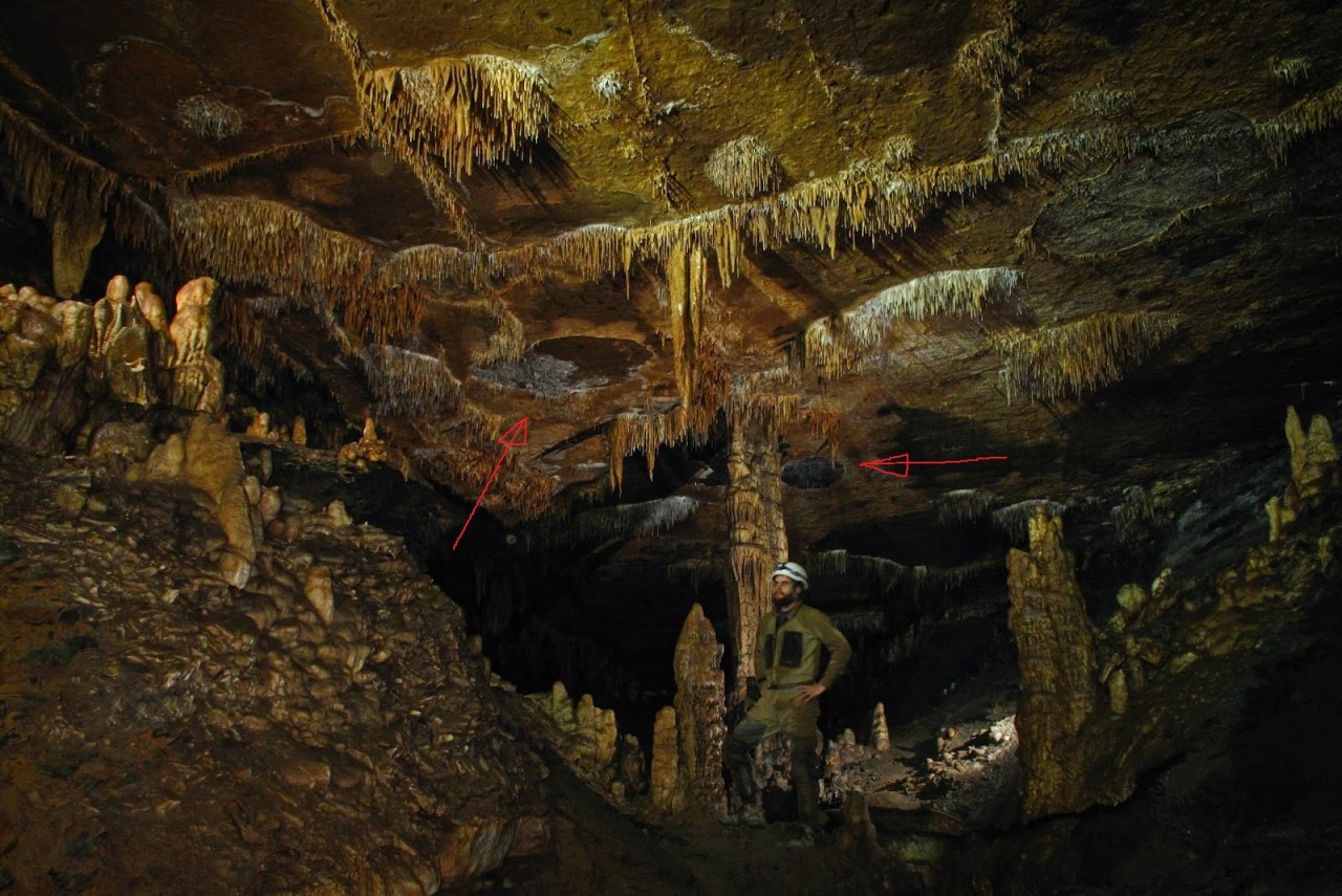 Остатки древних цивилизаций: вертикальные пещеры и входы во внутреннюю Землю