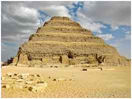 первая ступенчатая пирамида в древнем Египте