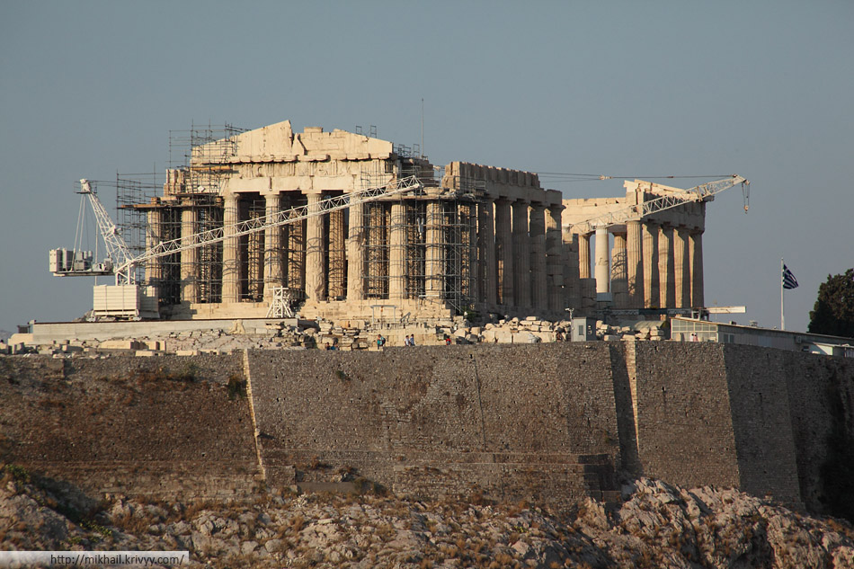 Парфенон - главный храм в древних Афинах. Построен в 447—438 до н. э.