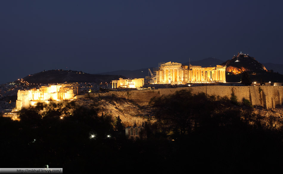 Афинский Акрополь в сумерках