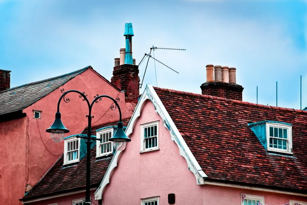 Крыши коттеджей сельских Саффолк, Англия, Великобритания — стоковое фото