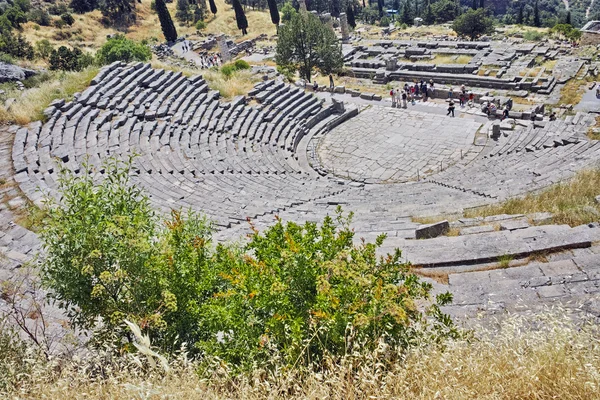 Театр в древнегреческих археологических раскопок в Дельфах — стоковое фото