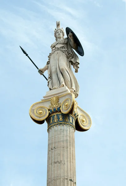 Афина, богиня героические усилия и мудрость древних греков — стоковое фото