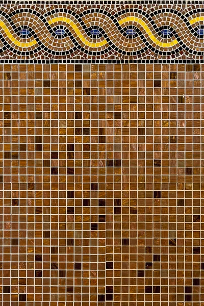 Мозаичная плитка с орнаментом — стоковое фото