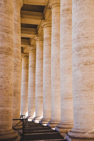 Красивый Старый Столбцы Ватикане Италия — стоковое фото